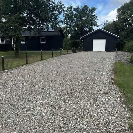 Lovely Spacious In Scenic Area *
