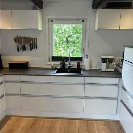 Lovely Spacious In Scenic Area *