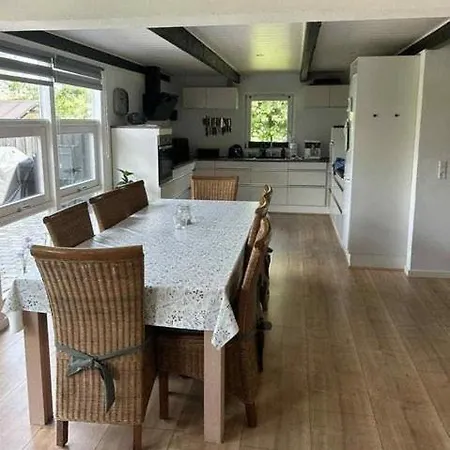Lovely Spacious In Scenic Area