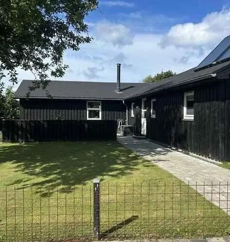 Lovely Spacious In Scenic Area * Logstor