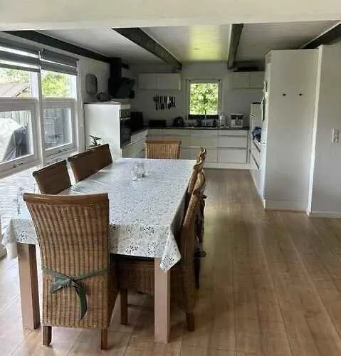 Lovely Spacious In Scenic Area Casa vacanze